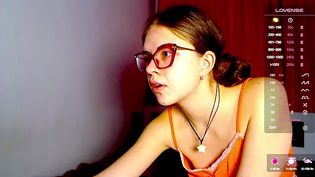Sarah HS online show from December 6, 2024, 12:22 pm