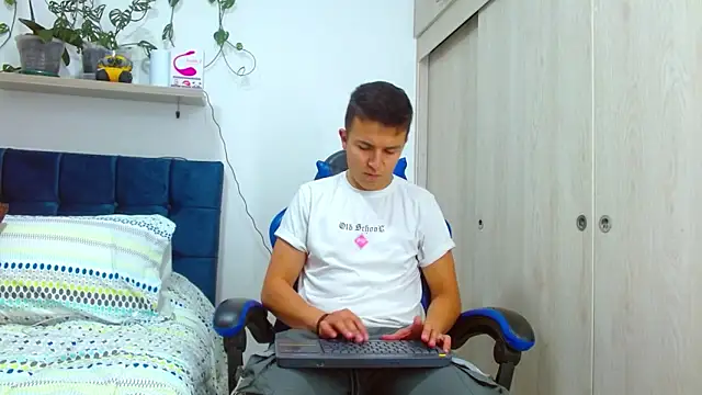 Snapshot of flint_ryan chatting on February 20, 2026, 7:38 pm flint ryan online show from February 20, 2026, 7:38 pm