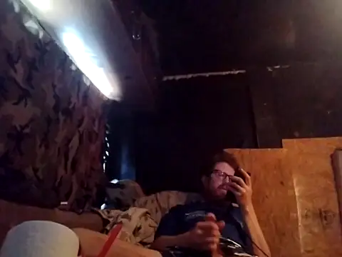hothippie420 online show from May 9, 2026, 6:22 pm