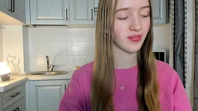 leslie my lovee online show from December 2, 2025, 4:30 pm