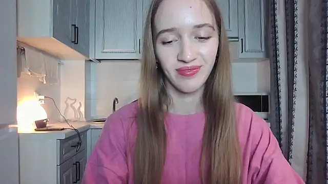 leslie my lovee online show from September 14, 2025, 8:09 pm