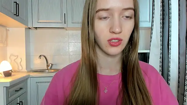 leslie my lovee online show from November 12, 2025, 10:08 am