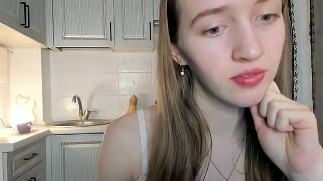 leslie my lovee online show from December 15, 2025, 5:13 am