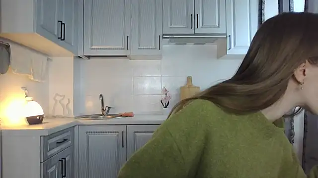 leslie my lovee online show from September 28, 2025, 10:55 am