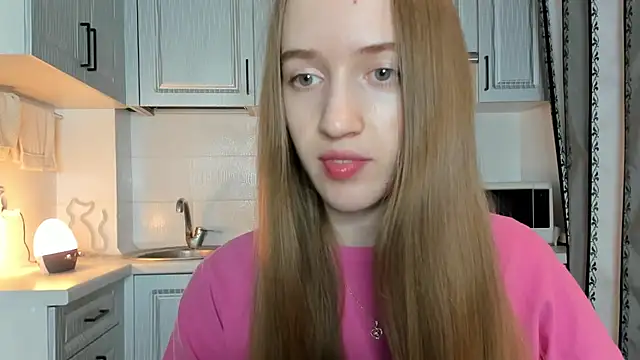 leslie my lovee online show from October 24, 2025, 8:30 pm