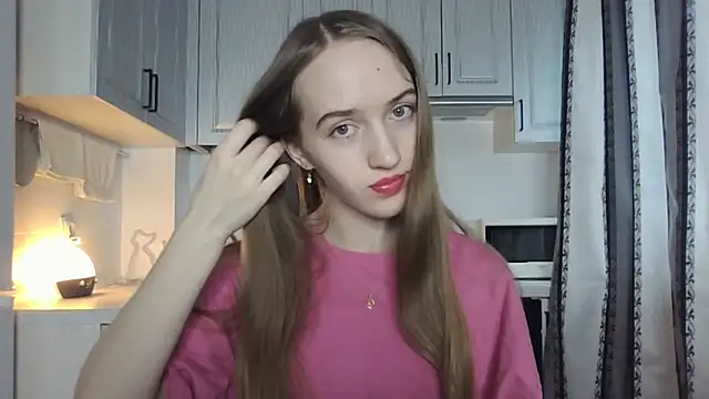 leslie my lovee online show from October 5, 2025, 1:24 pm