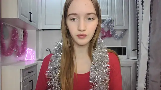leslie my lovee online show from December 23, 2024, 8:25 pm