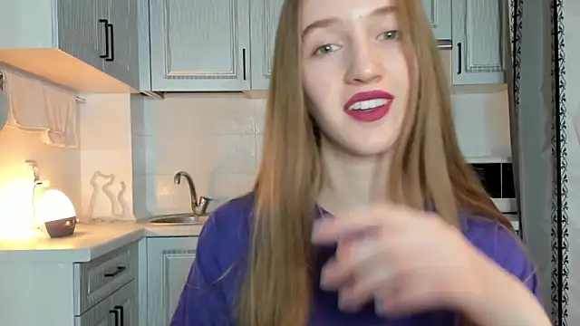 leslie my lovee online show from October 8, 2025, 7:03 pm