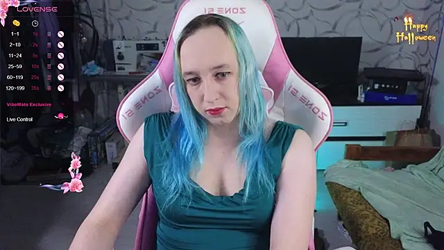 Snapshot of TheTrixy chatting on October 30, 2025, 10:35 am TheTrixy online show from October 30, 2025, 10:35 am