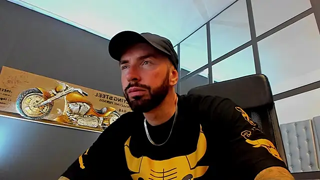 Snapshot of AronGrant chatting on June 15, 2026, 8:58 am AronGrant online show from June 15, 2026, 8:58 am
