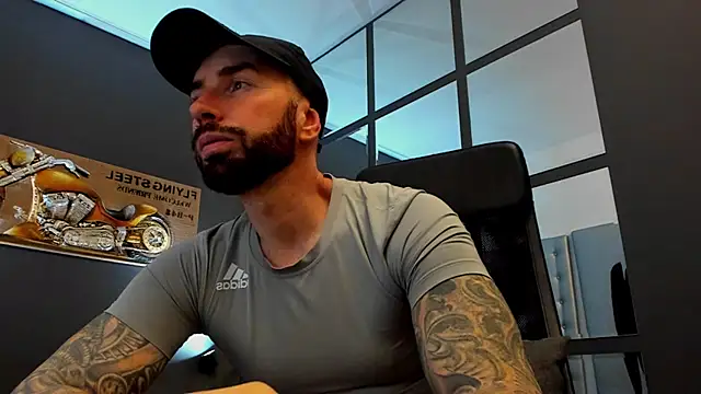 AronGrant online show from December 14, 2025, 10:43 am