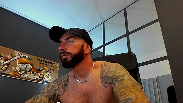 Snapshot of AronGrant chatting on July 1, 2026, 9:09 am AronGrant online show from July 1, 2026, 9:09 am