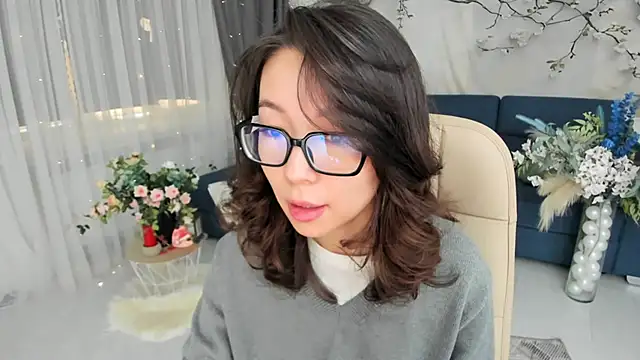 AgnieszkaBanana online show from April 5, 2026, 4:08 am