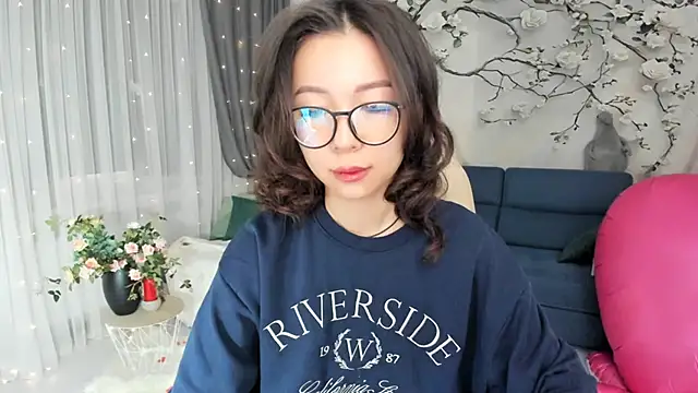 Snapshot of AgnieszkaBanana chatting on February 24, 2026, 4:02 am AgnieszkaBanana online show from February 24, 2026, 4:02 am