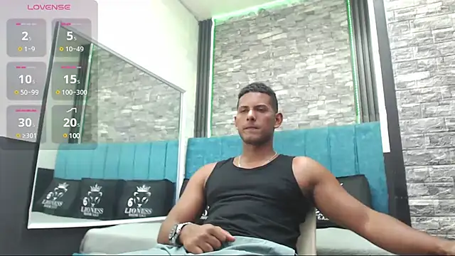 Snapshot of Chris_Dick23 chatting on February 19, 2025, 8:52 pm Chris Dick23 online show from February 19, 2025, 8:52 pm