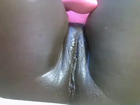 Snapshot of Liza331 chatting on October 16, 2025, 11:57 pm Liza331 online show from October 16, 2025, 11:57 pm