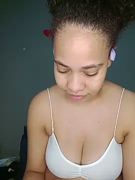 Snapshot of Su_Duarte_1 chatting on April 27, 2026, 2:48 pm Su Duarte 1 online show from April 27, 2026, 2:48 pm