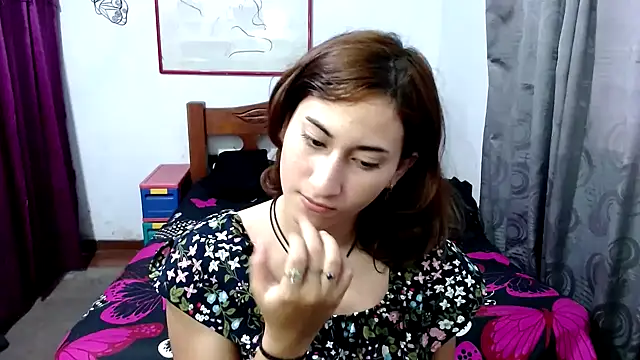 LadyMilk003 online show from September 19, 2025, 3:27 pm