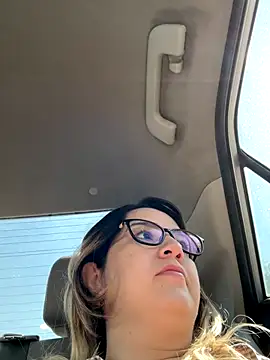 amooraaamoon online show from October 7, 2025, 11:44 am