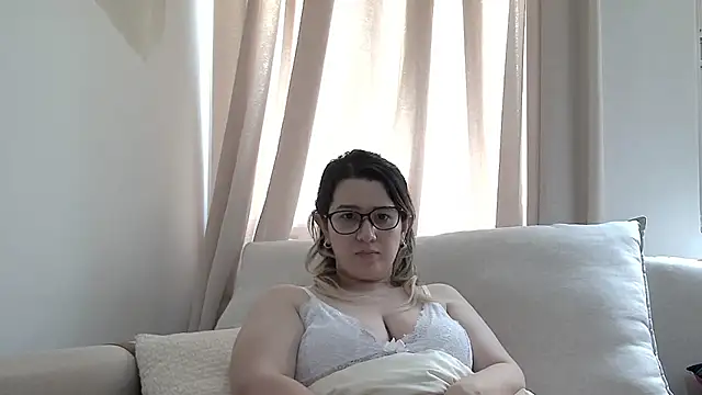 amooraaamoon online show from October 30, 2025, 2:58 pm