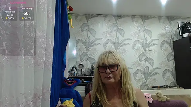 Snapshot of CamDiva113 chatting on November 10, 2025, 2:11 pm CamDiva113 online show from November 10, 2025, 2:11 pm