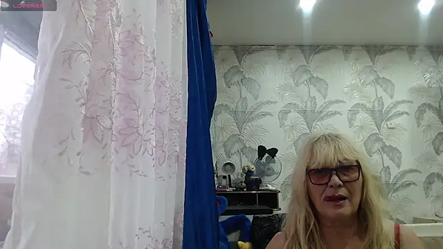 Snapshot of CamDiva113 chatting on November 14, 2025, 9:02 am CamDiva113 online show from November 14, 2025, 9:02 am