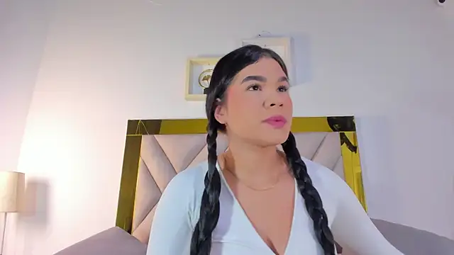 nicole grace0 online show from September 20, 2025, 12:10 pm