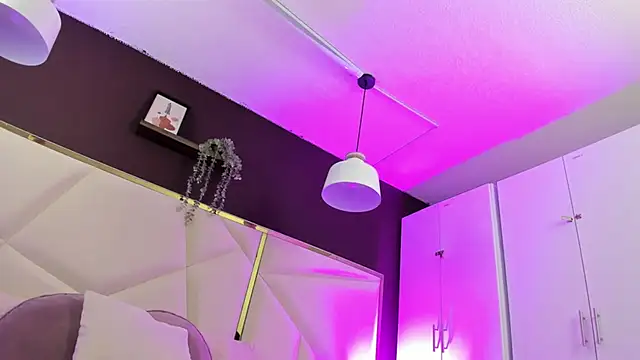 April bowie online show from March 28, 2026, 11:44 am