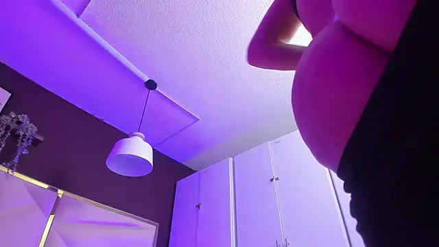 April bowie online show from October 14, 2025, 11:11 am