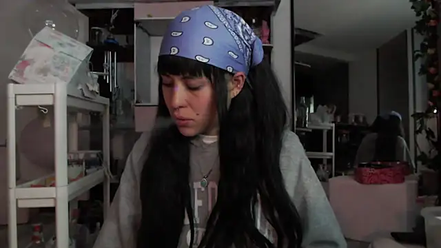 Hellen dumont online show from March 19, 2026, 12:21 am