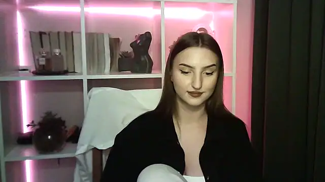 X Alisa online show from November 1, 2025, 7:19 pm