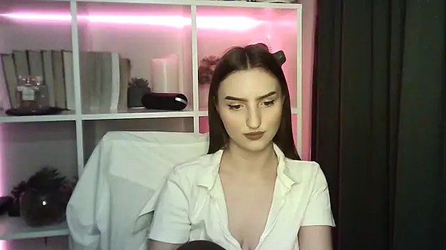 X Alisa online show from November 25, 2025, 7:47 pm