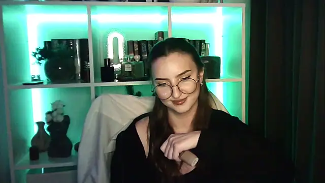 X Alisa online show from April 18, 2026, 6:54 pm