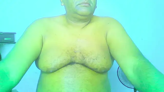 Beargryzzly online show from November 23, 2025, 2:43 am