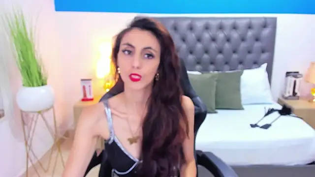 candy summer28 online show from March 18, 2025, 7:22 pm