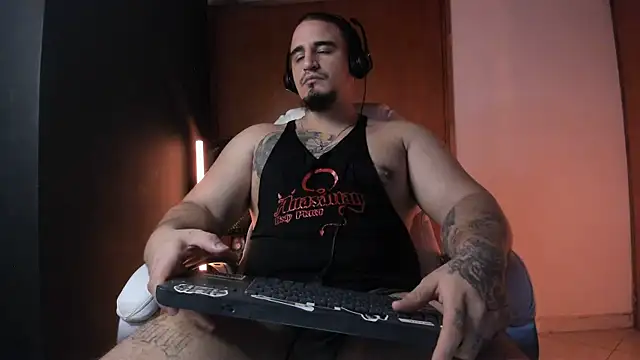 kingbear777 online show from February 22, 2026, 6:27 am