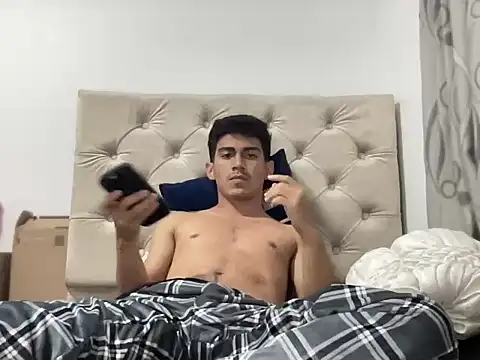 Snapshot of WildLogan chatting on February 11, 2026, 2:00 am WildLogan online show from February 11, 2026, 2:00 am