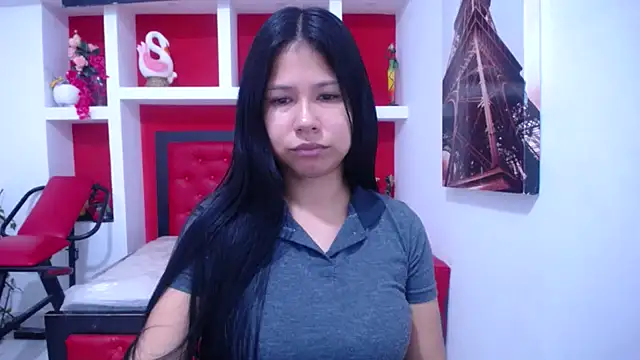 Letty Plugxo online show from October 21, 2025, 12:15 pm