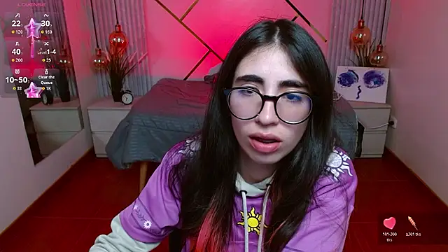 LenaRoses online show from April 24, 2026, 8:44 pm