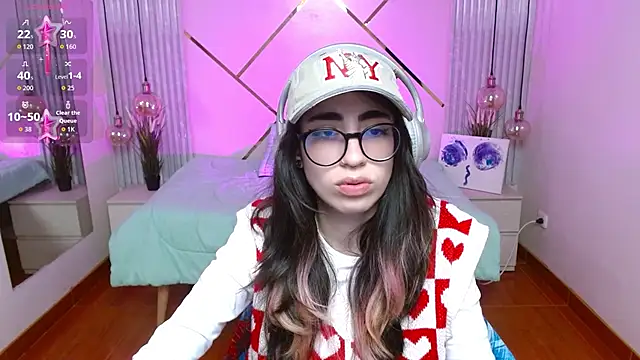 LenaRoses online show from January 14, 2026, 7:50 pm