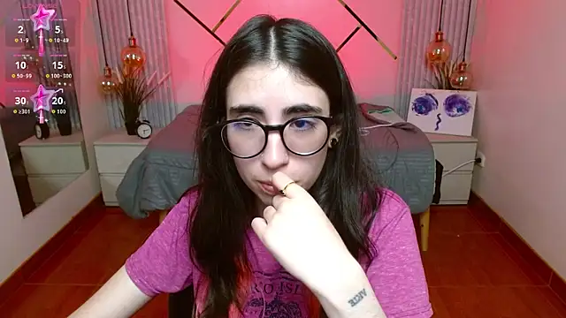 LenaRoses online show from April 21, 2026, 8:04 pm