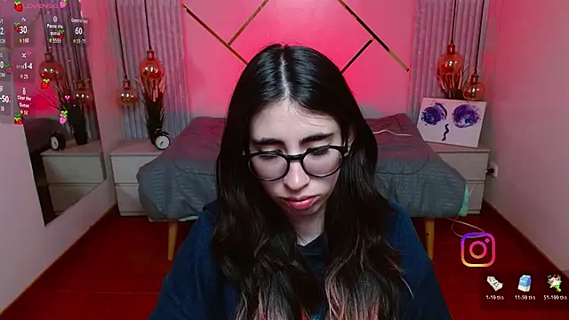 LenaRoses online show from June 17, 2026, 8:08 pm