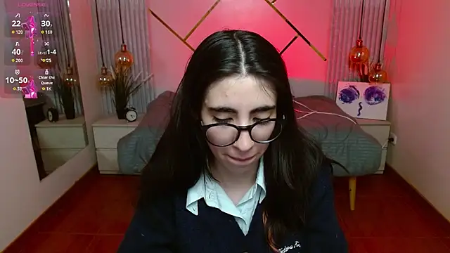 LenaRoses online show from May 13, 2026, 7:10 pm