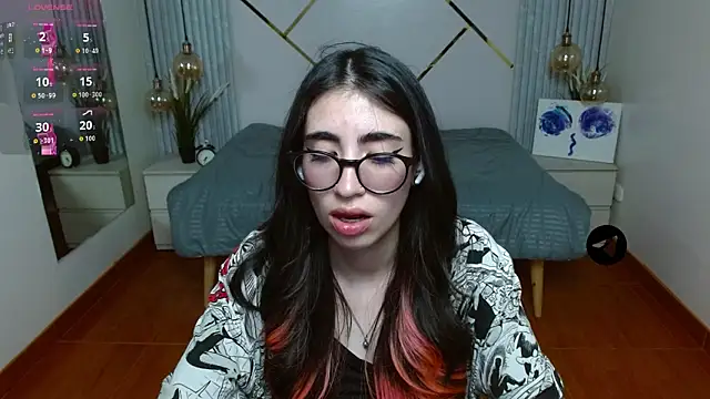 LenaRoses online show from May 26, 2026, 9:13 pm