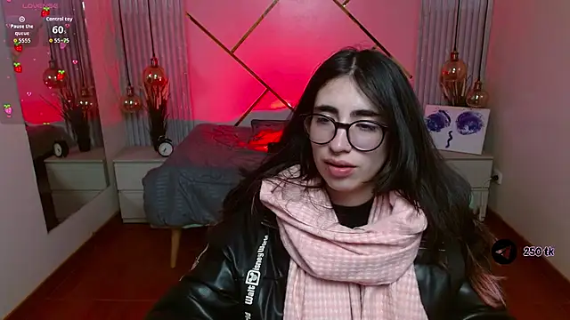 LenaRoses online show from June 18, 2026, 8:36 pm