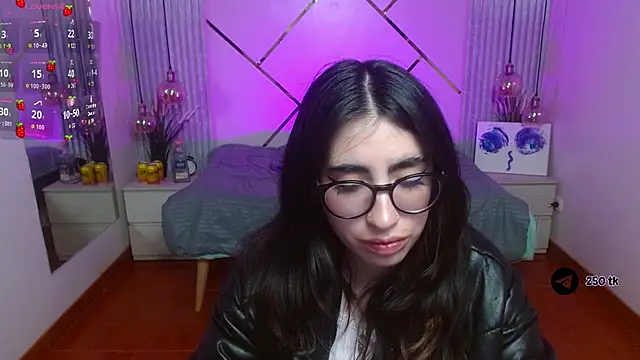 LenaRoses online show from July 8, 2026, 8:09 pm