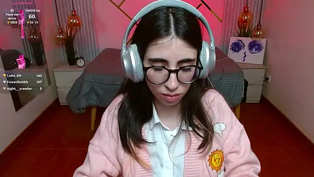 LenaRoses online show from April 21, 2026, 1:42 am