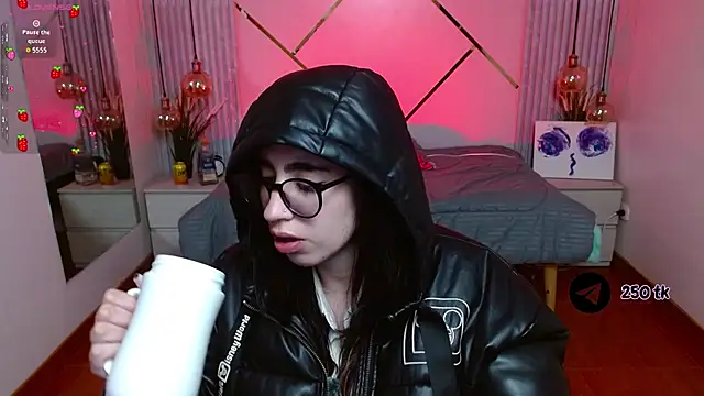 LenaRoses online show from July 11, 2026, 8:31 pm