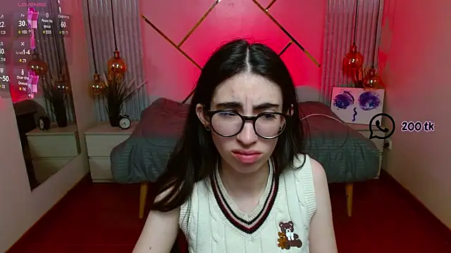 LenaRoses online show from May 14, 2026, 7:33 pm