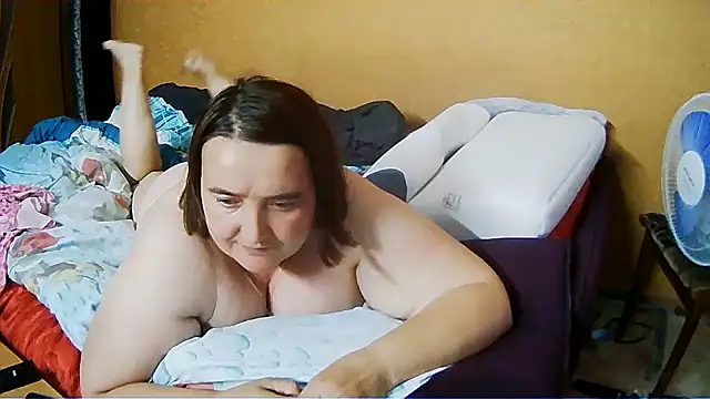 Snapshot of Liluboobs chatting on June 30, 2026, 4:12 am Liluboobs online show from June 30, 2026, 4:12 am